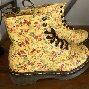 Dr. Martens yellow floral rare with black laces